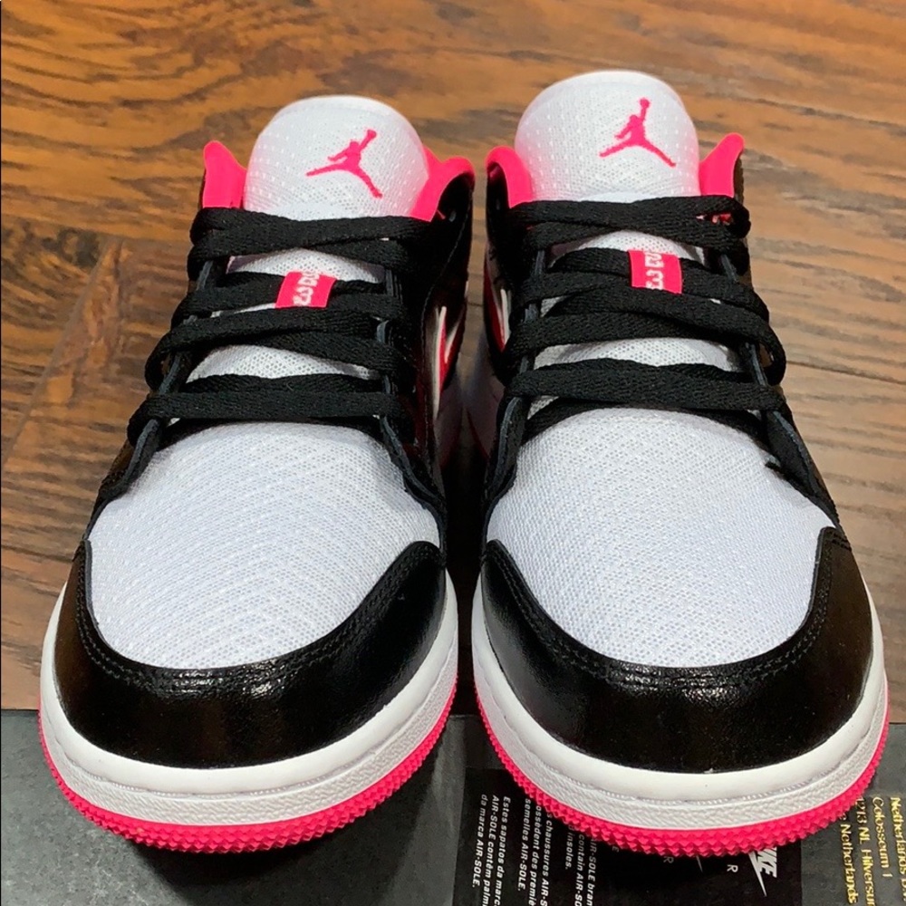 NIKE AIR JORDAN 1 LOW (GS) Black/Hyper Pink-White - Picture 12 of 16